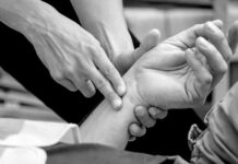 What to Do When Someone Faints? A Step-by-Step Guide